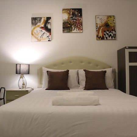 Omaya Guesthouse Patong Luaran gambar